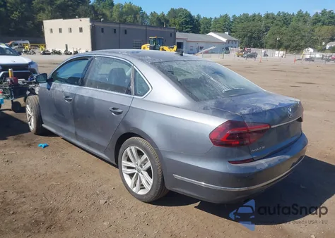 2018 Volkswagen Passat 2.0T Se z USA, uszkodzony, nr VIN 1VWBA7A34JC032034
